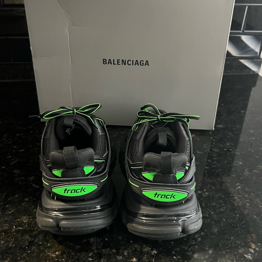 balenciaga race runners green